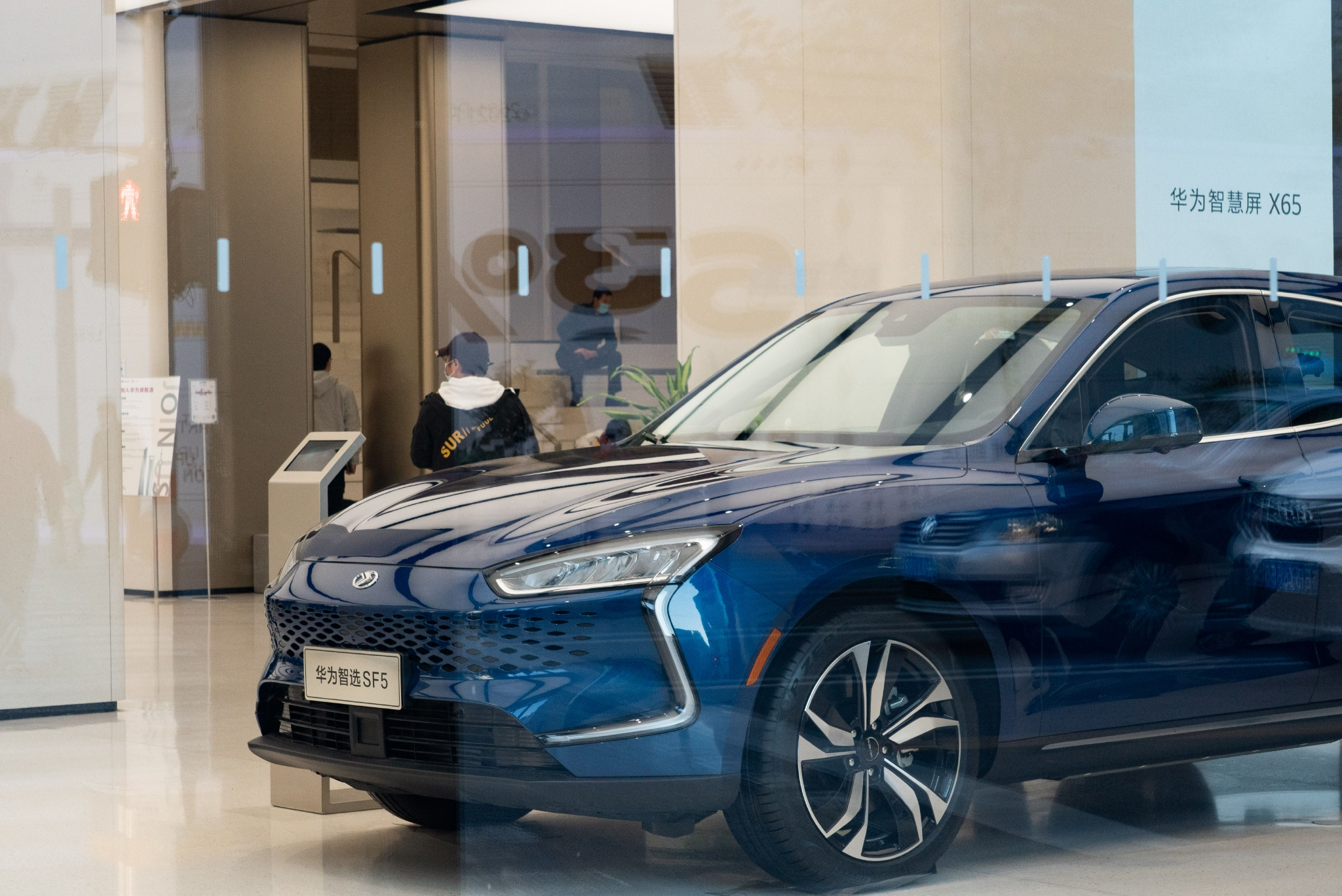 任正非内部公告强调不能使用“华为问界”，重申五年内不会造车