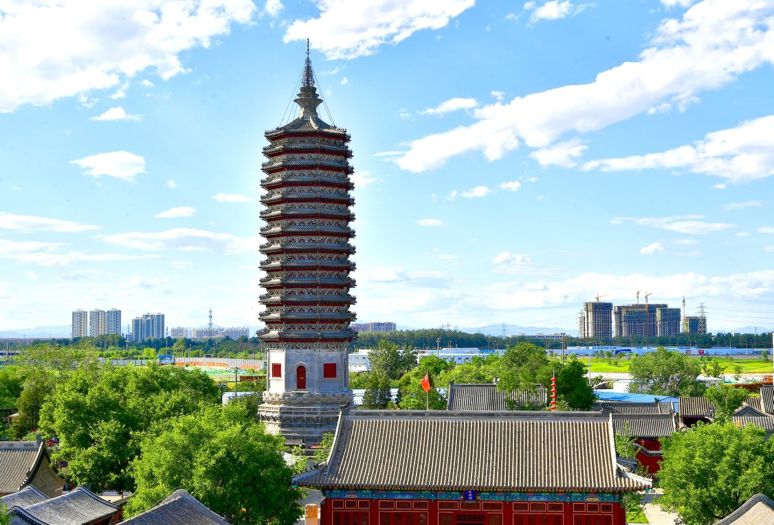 燃灯塔及周边古建筑群.记者 唐建/摄