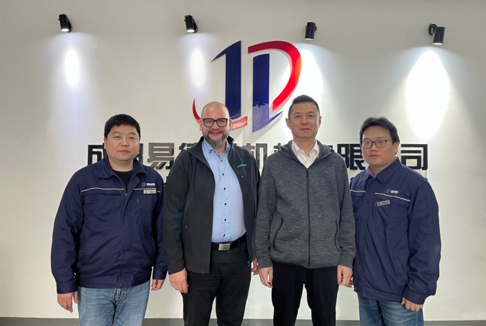 　　(来源：新视线)