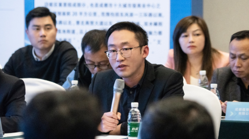 　　(四川旅投漫话世界旅游开发有限责任公司董事长谢佳邑发言)