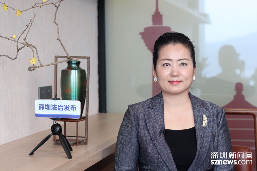 杜芹律师接受深圳新闻网记者采访。（张玲 摄）