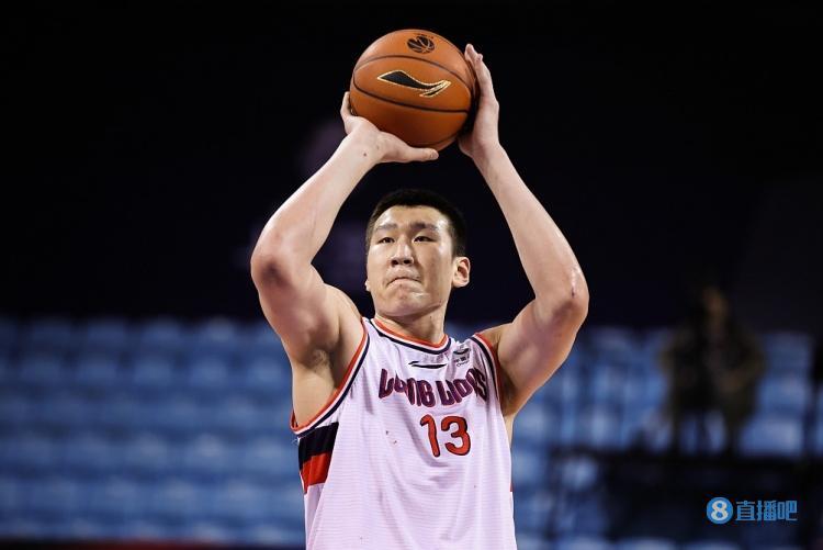 高效输出难救主！李炎哲8中6贡献18分8篮板