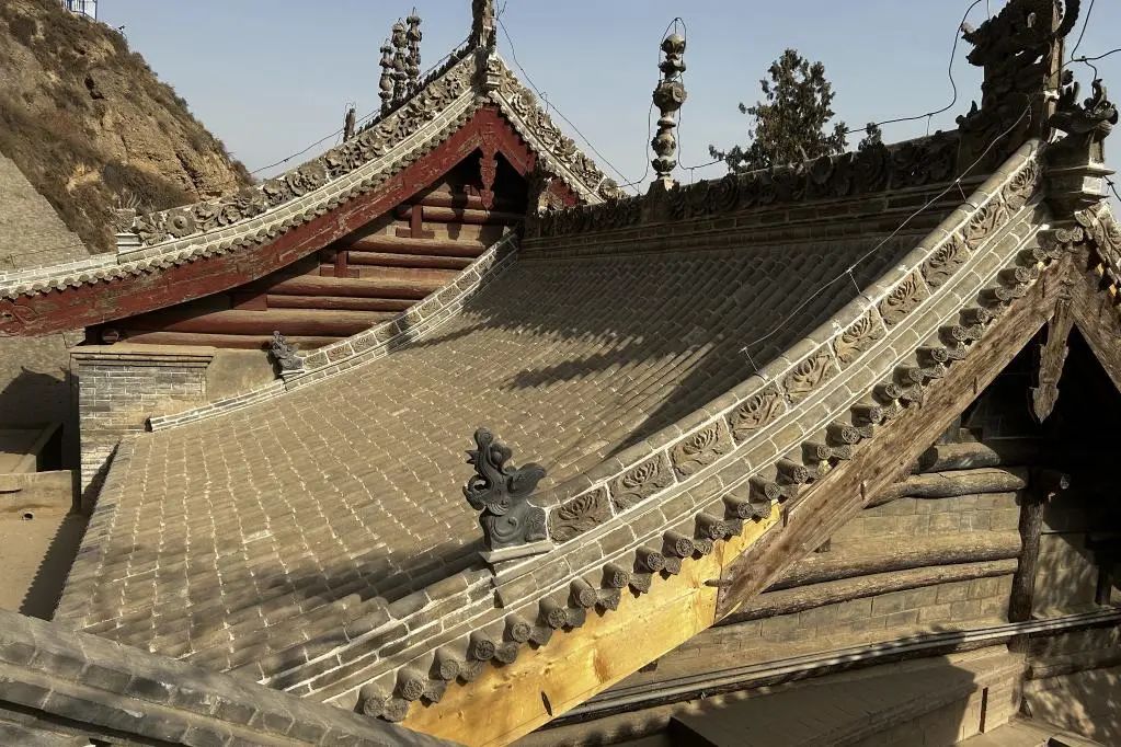 这是已经完成修缮的五泉山古建筑群中的卧佛寺一角。马琰摄