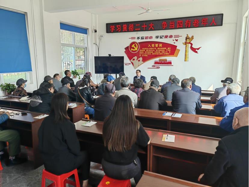 4月1日，邯郸市首家社区老年大学在复兴区二六七二街道东山社区揭牌成立。