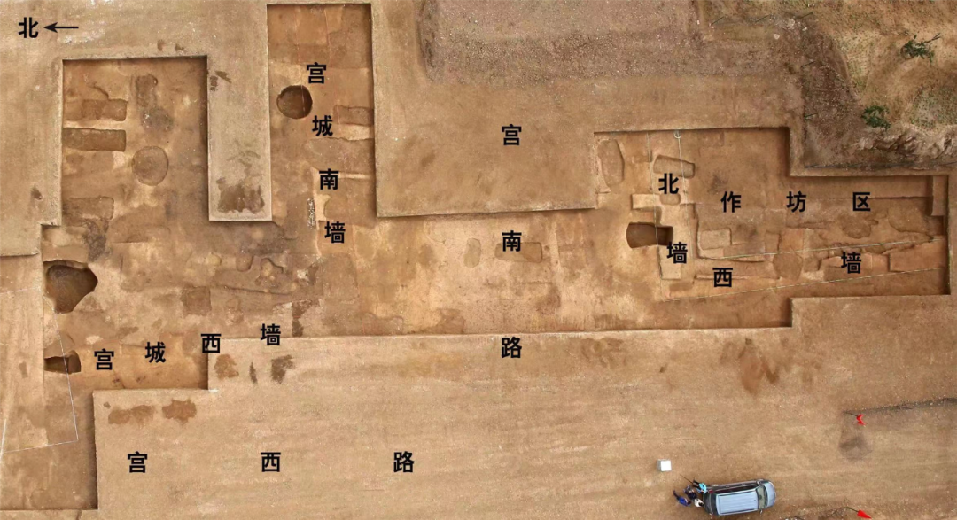 河南偃师二里头都邑8号基址,宫城西南与作坊区西北部航拍图.