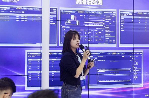 　　(嘉洋科技新产品发布会现场图2)