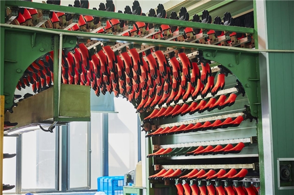 　　【嘉得利手套工厂车间】