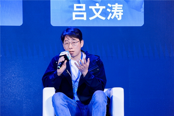 　　标点云创始人、CEO吕文涛