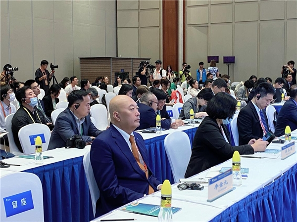 　　配图：李金元参会照片