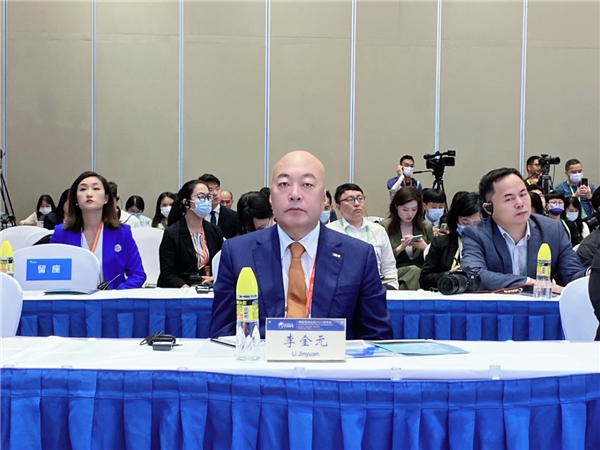 　　配图：李金元参会照片