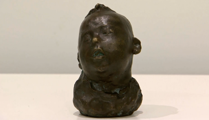 图片图:吴为山雕塑作品《睡童》