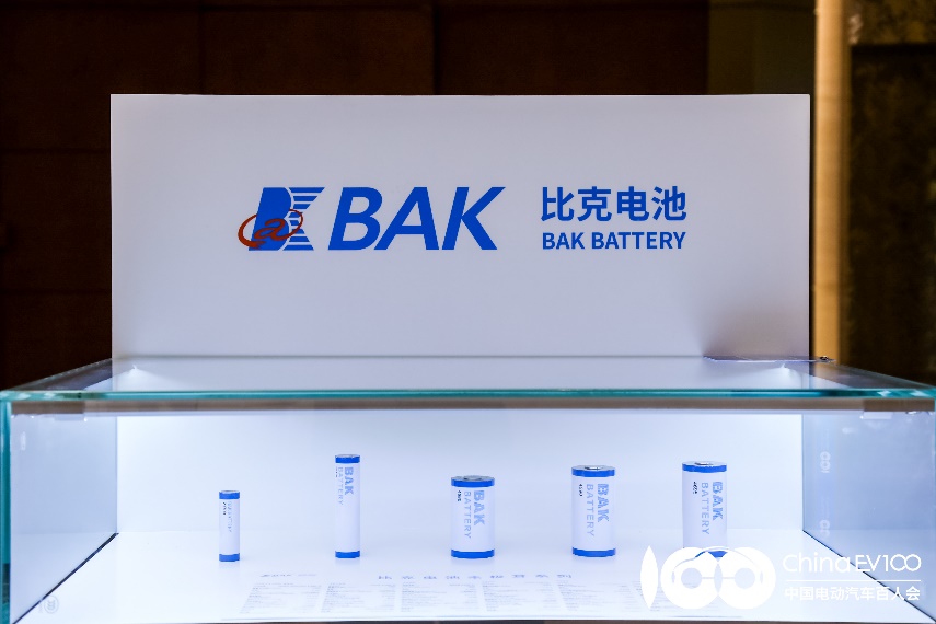 图为比克电池全极耳系列大圆柱产品