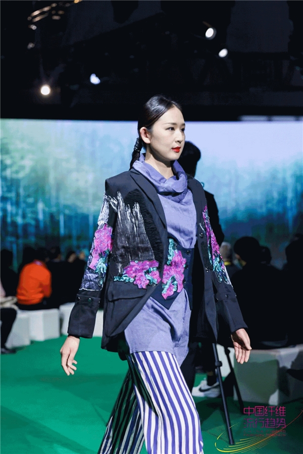 　　“莱赛尔 · 风尚大赏”主题服装秀