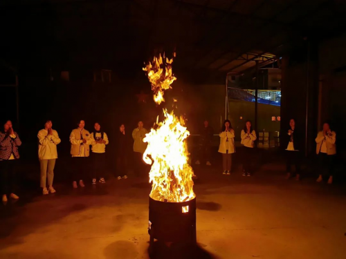 　　(来源：新视线)