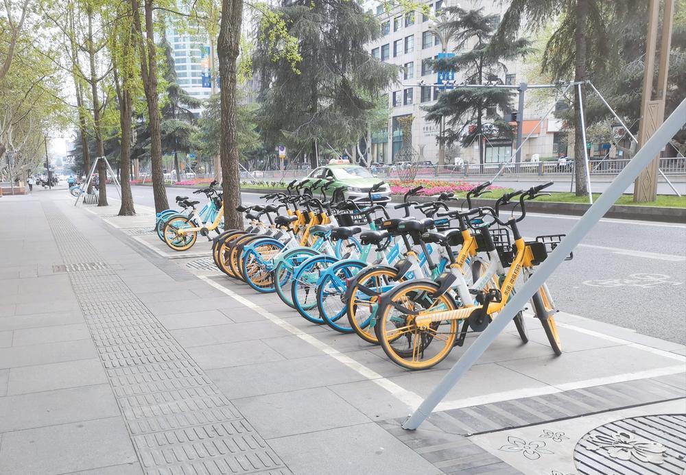 网红街的文明风景线 规范经营,道路整洁……无论游客还是商家都自觉