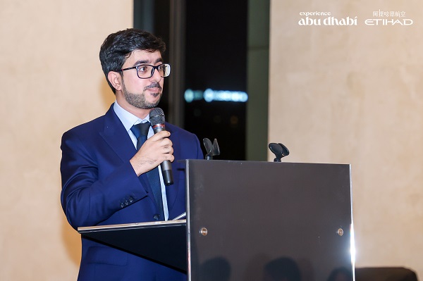 　　阿布扎比文化与旅游部国际运营总监Abdulla Yousuf在旅业伙伴晚宴上