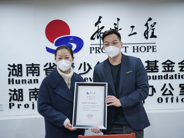 　　(来源：新视线)