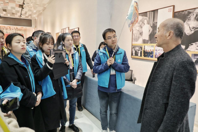 西安美术学院教授程征讲解长安画派的历史脉络.
