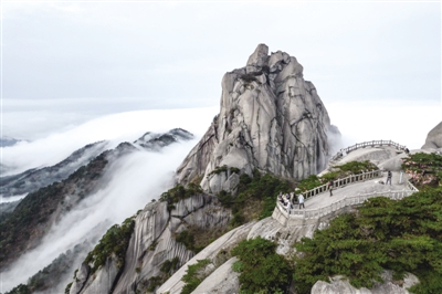 天柱山:清晏皖公山,巉绝称人意