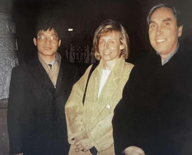1998年，李太生（左一）与法国导师参加学术会议留影