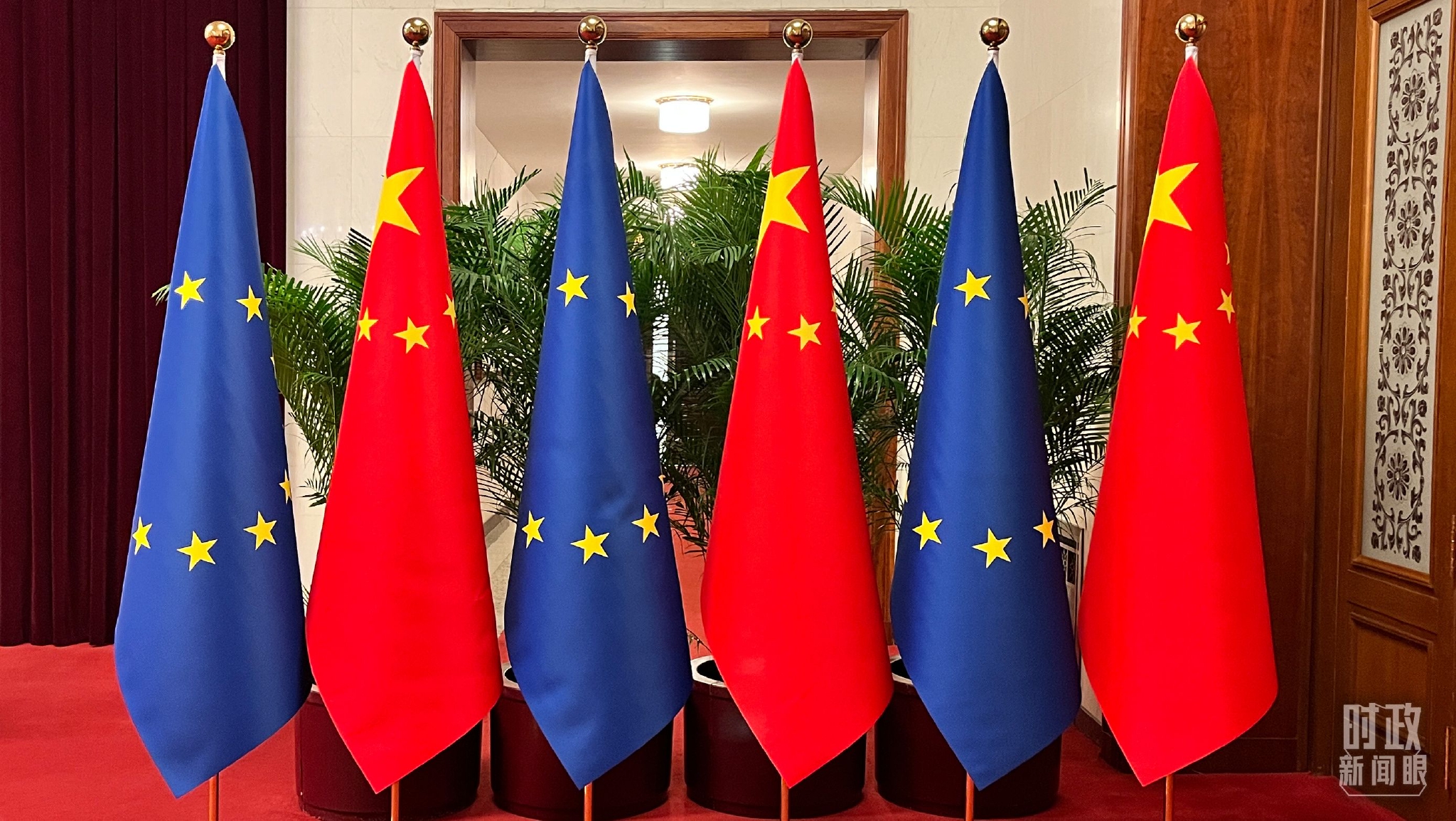 △习主席和冯德莱恩在这里握手合影。（总台央视记者陆泓宇拍摄）