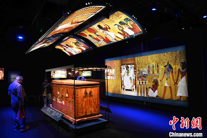 拉美西斯和法老的黄金埃及文物展在巴黎揭幕