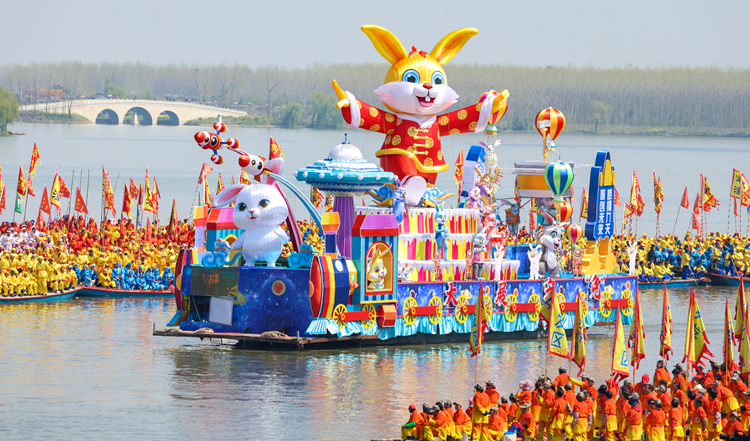 世界最大的水上庙会泰州姜堰溱潼会船节开幕