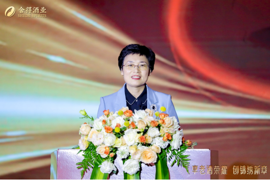 　　遂宁市委副书记、市长刘会英