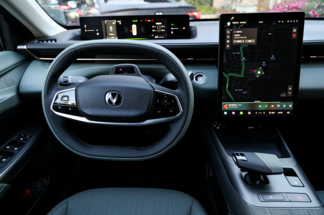 逸达智能座舱. 长安汽车供图 华龙网发