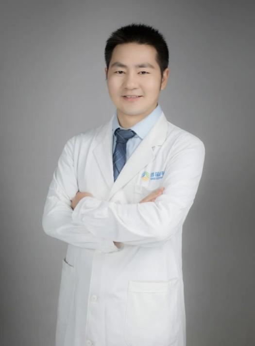 　　泪道专科副主任 颛孙俊杰