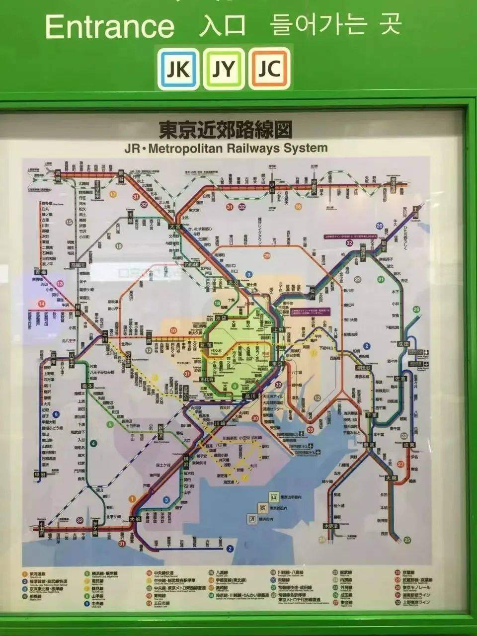 △东京近郊的轨道交通网络示意图，从东京车站到左上角的高崎车站，有约105公里，需56分钟 来源：朱罗纪提供