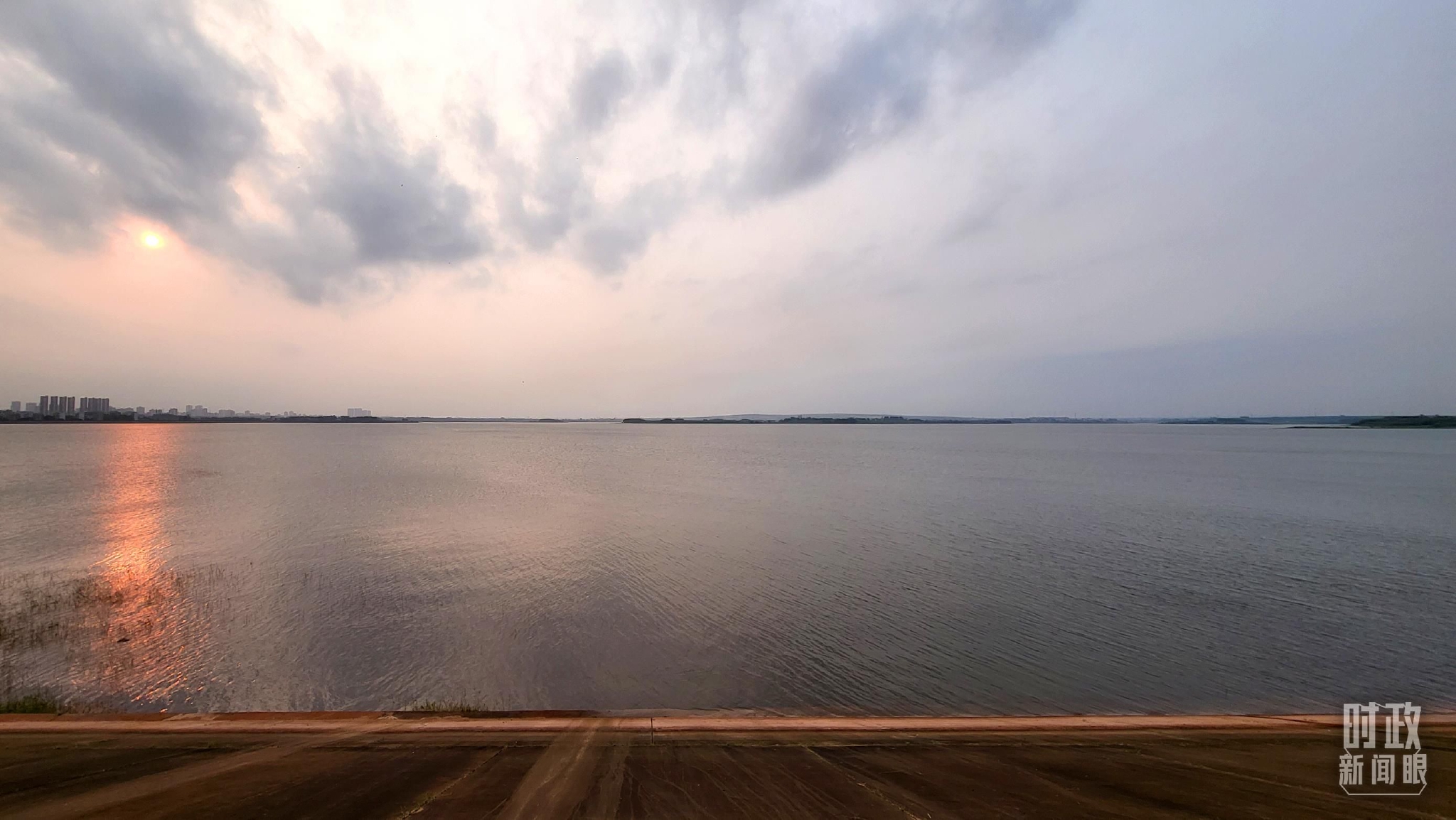 △水库沿岸。（总台央视记者钟信伟拍摄）