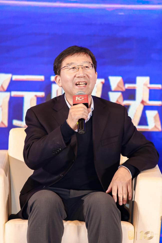 　　(中国政法大学教授、比较法学研究院院长解志勇)