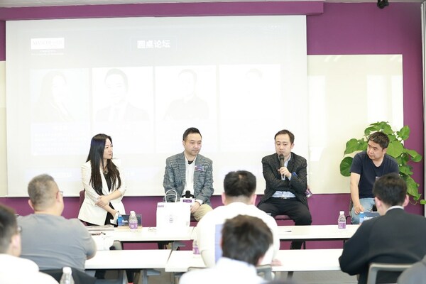 　　圆桌论坛嘉宾 左起：傅潇霄，沈李斌，许豪，姜迅