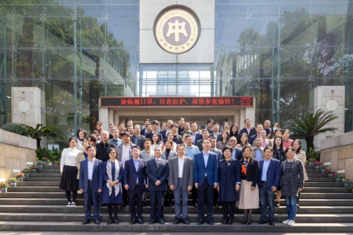 （来源：看头条网）