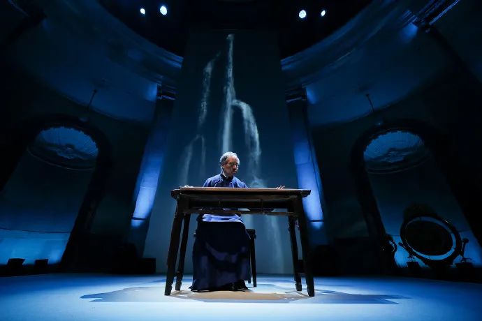 李祥霆先生弹奏古琴.