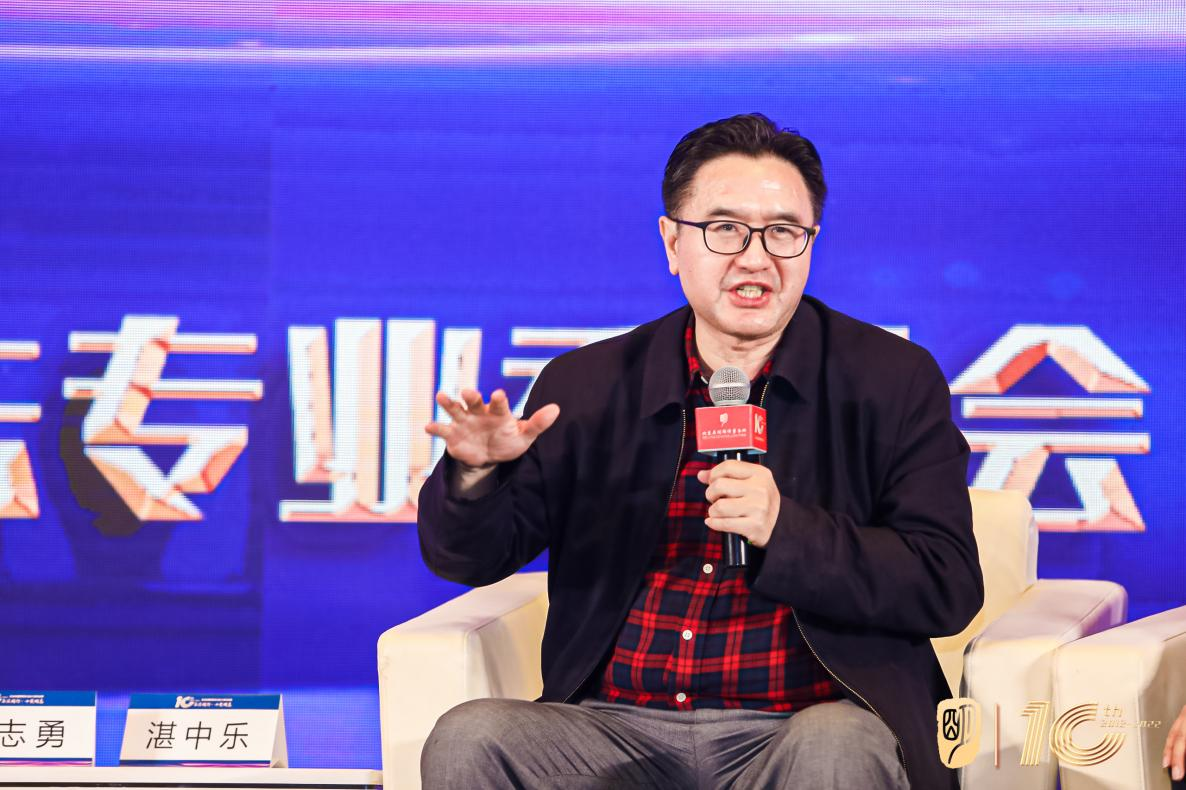 　　(北京大学法学院教授、中国行政法学研究会副会长湛中乐)