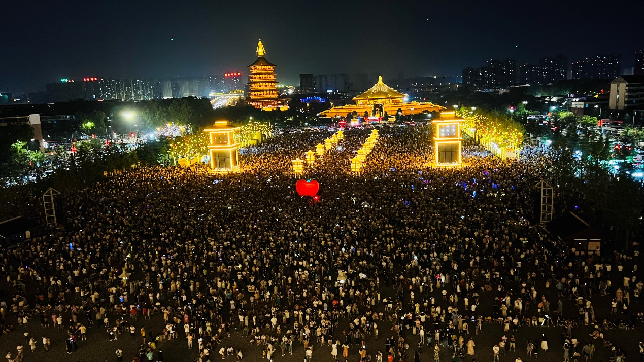 应天门广场夜场灯光秀 受访者供图