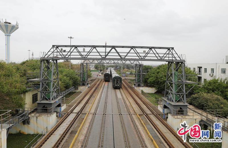探访粤海铁路轮渡|火车_新浪财经_新浪网