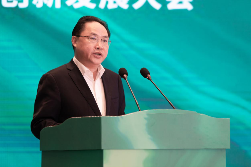 中共奉节县委书记张果致辞 刘运泽 摄