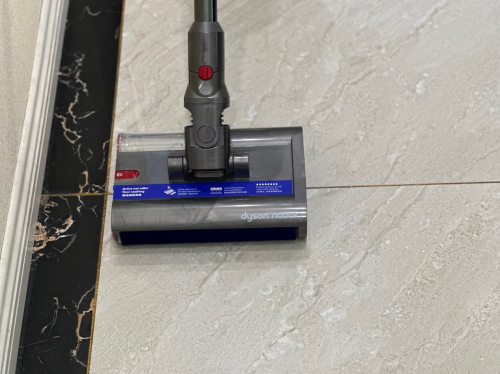 图:先“干吸”,再“湿拖”,干净如初。