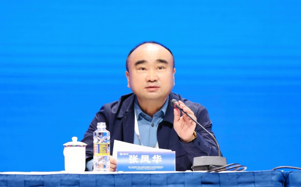 吉林生物研究院院长张凤华介绍研究成果及社会价值