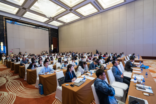 （与会人员现场照片）