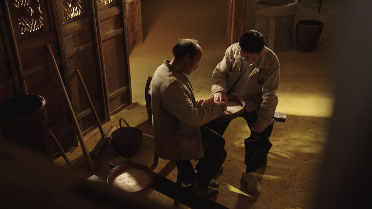 图注：酉阳何家岩，村民正在探索网友云端认养的“云稻米”模式