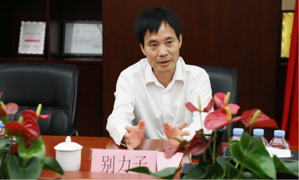 4月11日,常德市武陵区区委书记康少中等党政代表团领导一行莅临力合