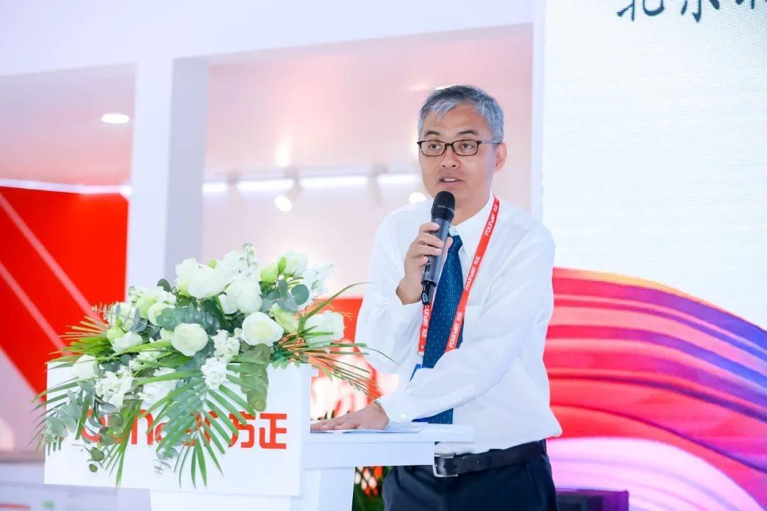 ▲方正电子董事长、总裁 邵行