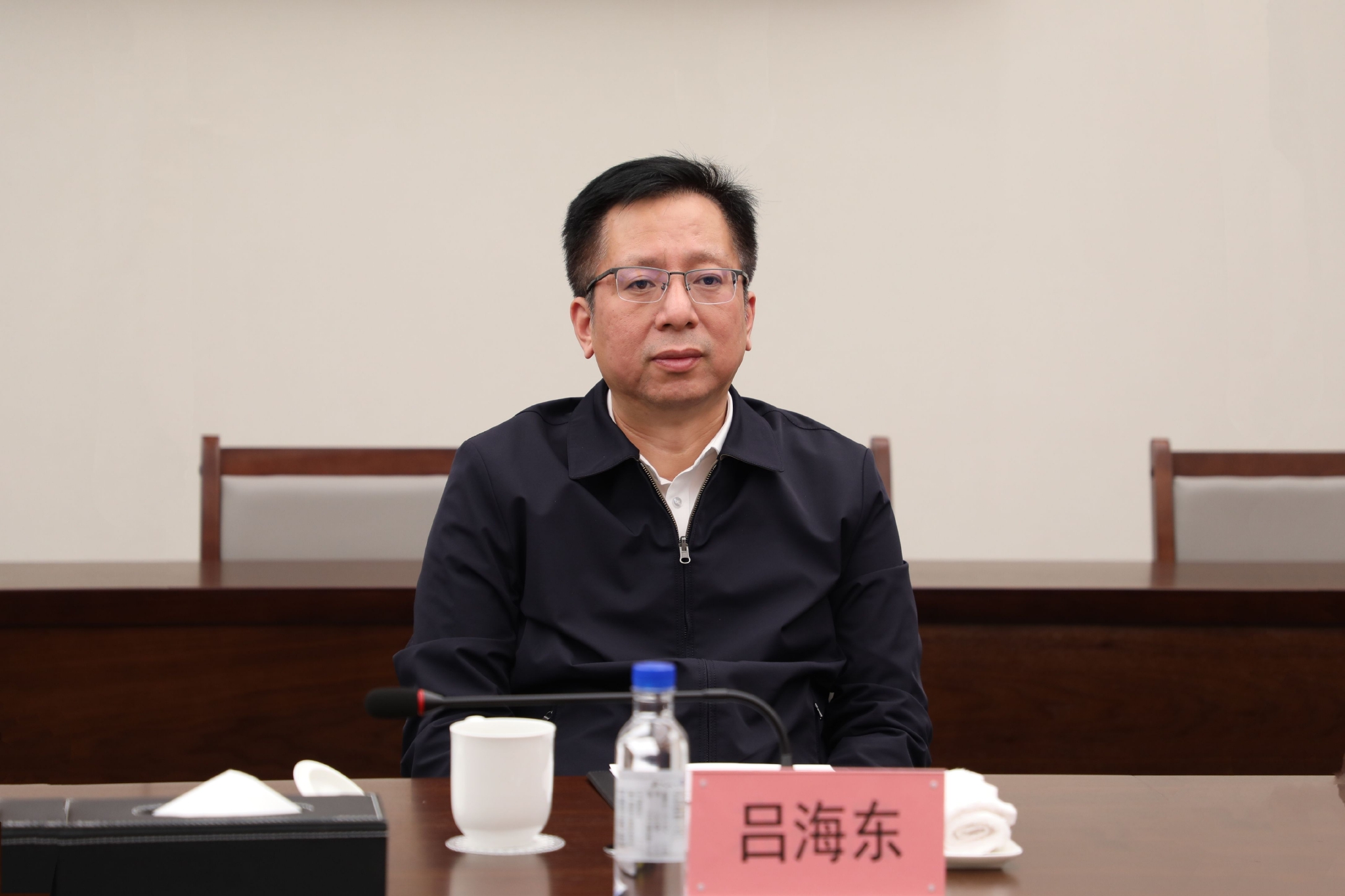 杜波会见哈尔滨市呼兰区委副书记,区长吕海东一行