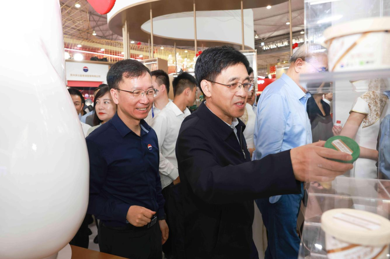 茅台集团各酒类子公司和i茅台、巽风数字世界、茅台冰淇淋、茅台文创产品亮相第108届全国糖酒会