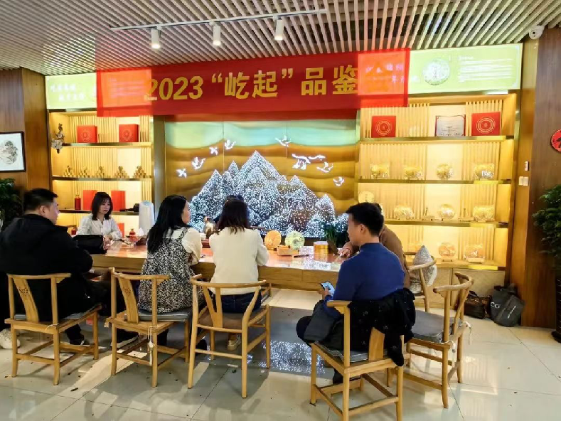 （来源：看头条网）