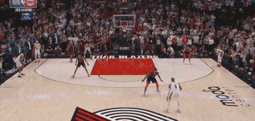 利拉德绝杀助雄鹿险胜绿军